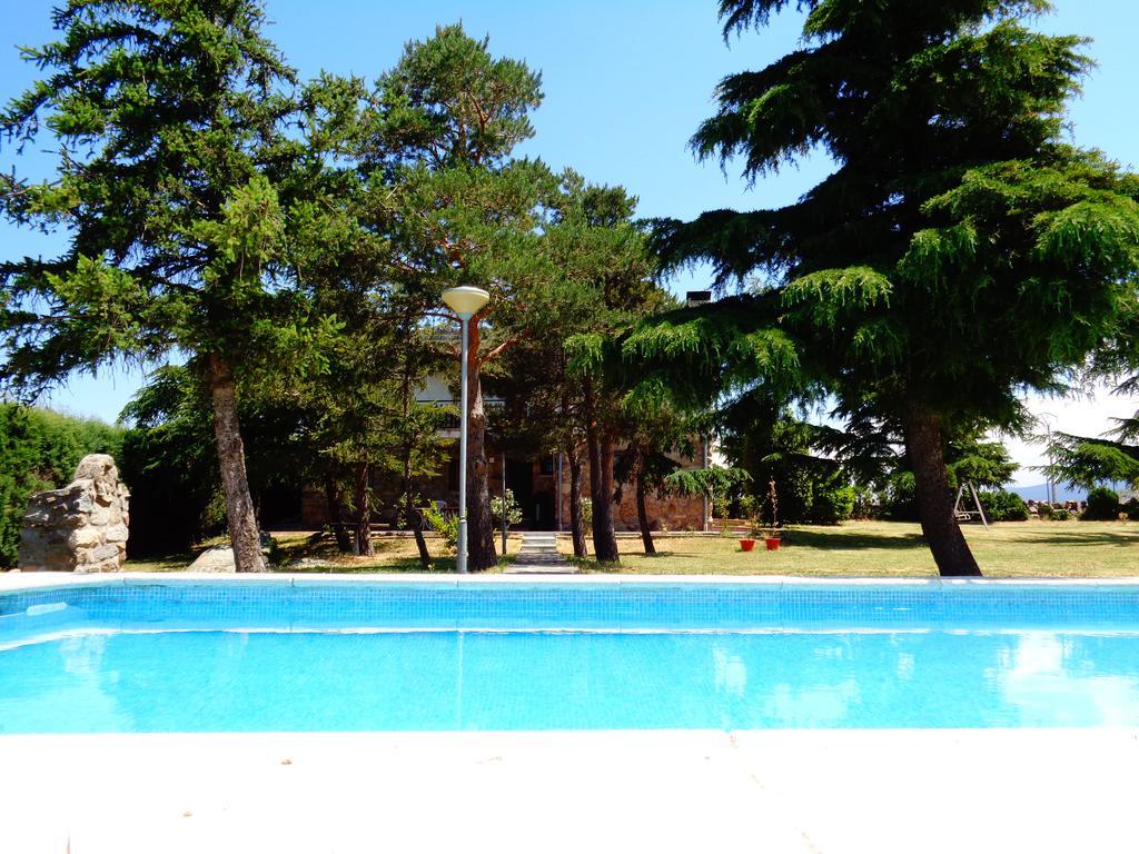 Los Acebos Otero de Herreros ภายนอก รูปภาพ